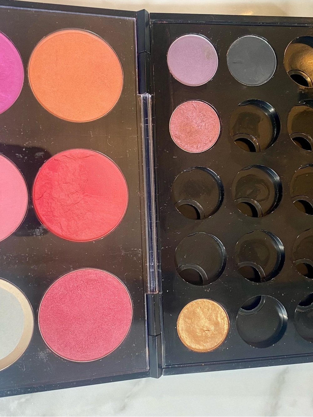 MAC Cosmetics Pro Pallet Double Pallet W/Adaptable Inserts & 5 Blushes